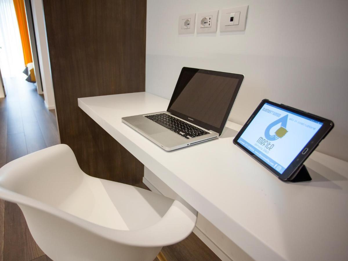 Dimora Mefite-Camere Con Bagno Privato E Self Check-In Матера Екстер'єр фото